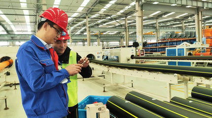 上海这两家卖咖啡和薯条的企业,上半年都达成销售目标,这条&ldquo;链&rdquo;还都很长